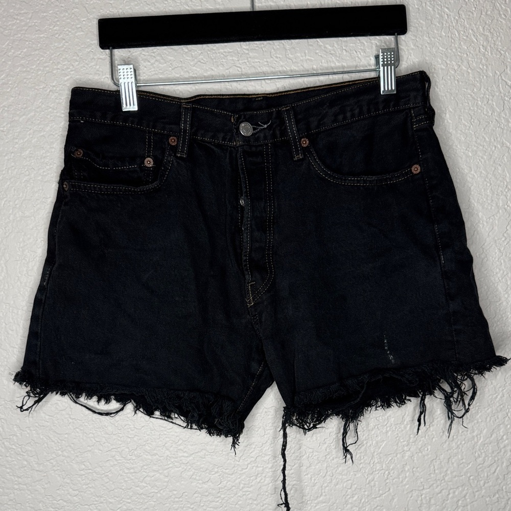 Vintage Levi 501 Faded Black Cut Off Raw Hem Denim Shorts Size M - Picture 2 of 4